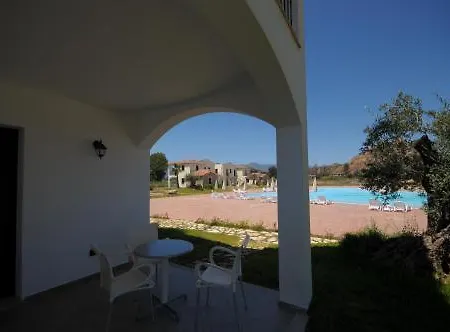Tancau Village Beach & Üdülőpark Lotzorai