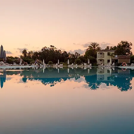 Tancau Village Beach & 3*