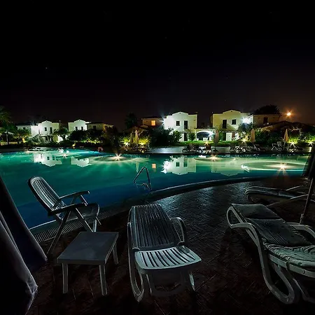 Tancau Village Beach & Πάρκο διακοπών 3*