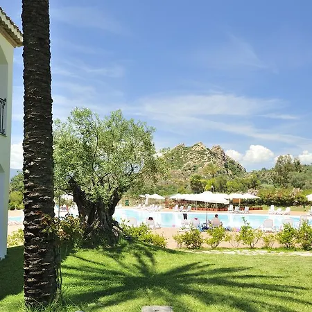 Tancau Village Beach & 3*