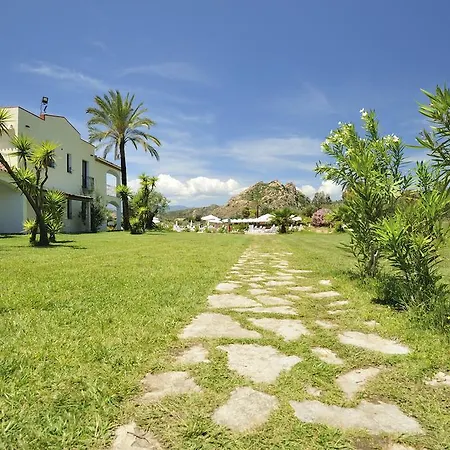 Tancau Village Beach & Üdülőpark