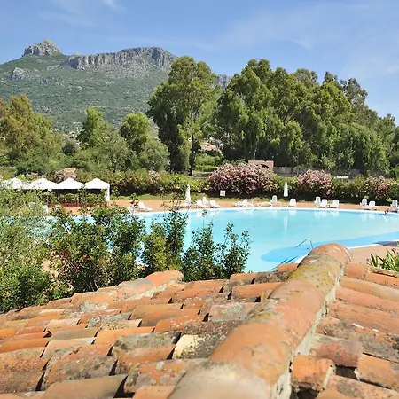 Tancau Village Beach & 3*