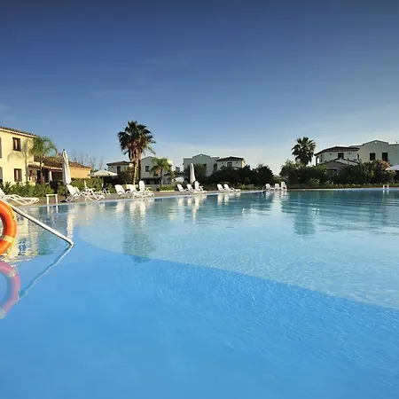 Tancau Village Beach & Πάρκο διακοπών