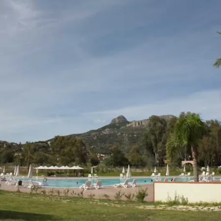 Πάρκο διακοπών Tancau Village Beach & Lotzorai