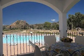 Tancau Village Beach & Üdülőpark Lotzorai