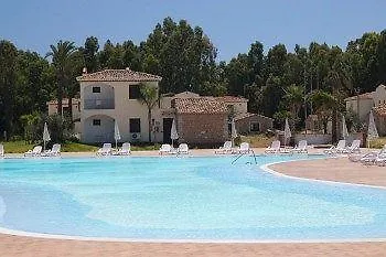 Tancau Village Beach & Parco vacanze 3*